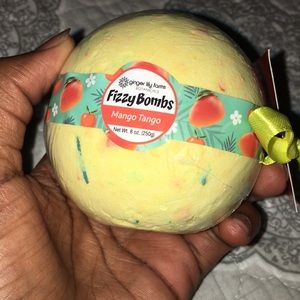 𝘮𝘢𝘯𝘨𝘰 𝘵𝘢𝘯𝘨𝘰 𝘣𝘢𝘵𝘩 𝘣𝘰𝘮𝘣🥭 😋